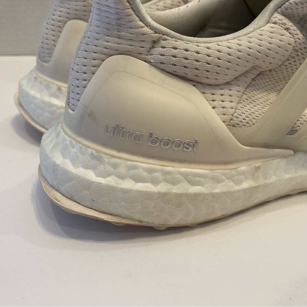 Adidas Ultraboost 5.0 DNA Chalk White Womens Size 9 - Picture 6 of 6